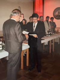 Hermann Hochrein wird als 1. Bürgermeister der Gemeinde Adelschlag im Mai 1990 vereidigt.