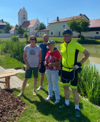 Radlergruppe trifft sich am Ochsenfelder Weiher